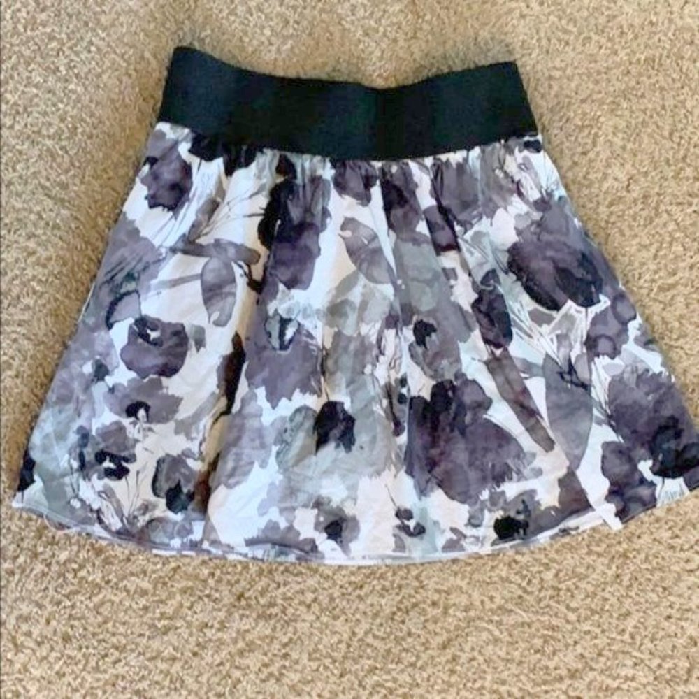 EXPRESS DESIGN STUDIO - LINED SKIRT, sz S, black & white, wide elastic waistband
